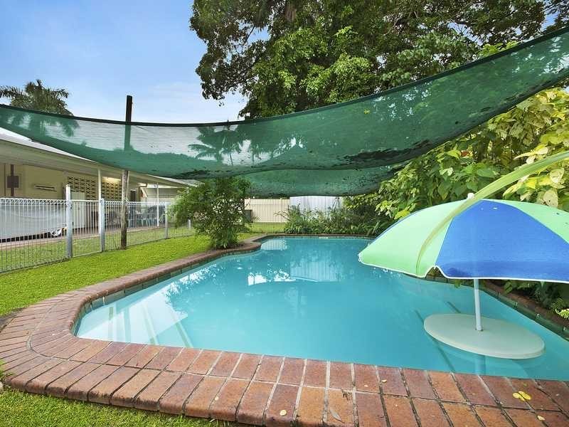 26 York Street, Whitfield QLD 4870