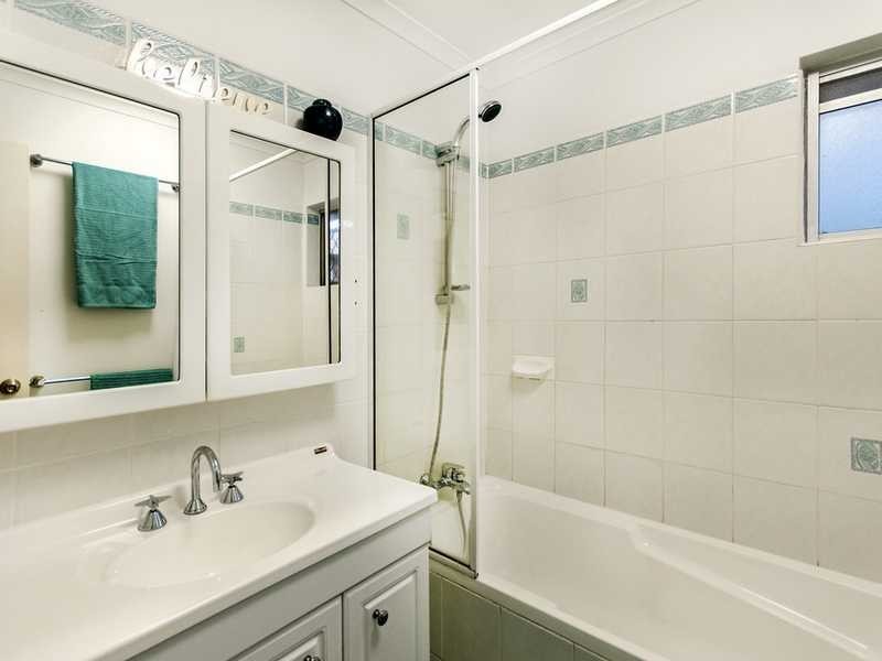 55 Carnation Drive, Mooroobool QLD 4870