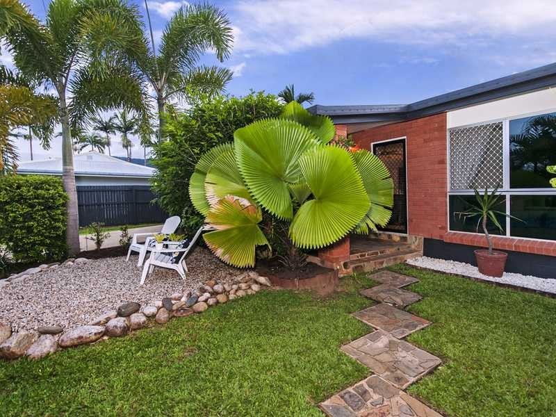 55 Carnation Drive, Mooroobool QLD 4870
