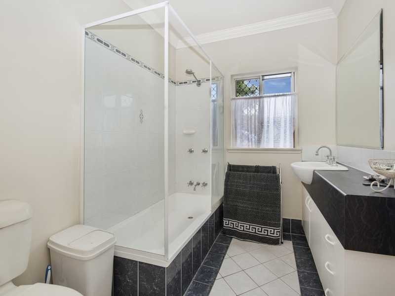 2/184 Gatton Street, Manunda QLD 4870