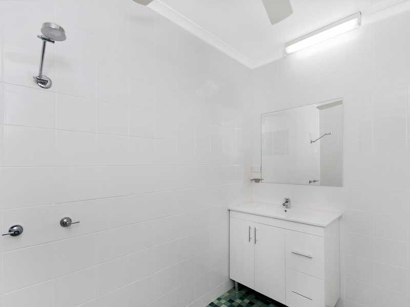 17 Barnes Street, Earlville QLD 4870