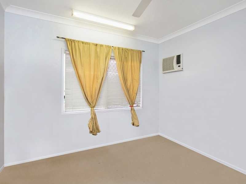 5/342 Mccoombe Street, Mooroobool QLD 4870