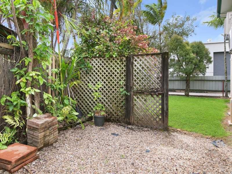 5/342 Mccoombe Street, Mooroobool QLD 4870