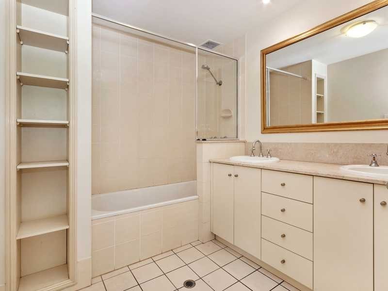 811/373 McLeod Street, Cairns North QLD 4870