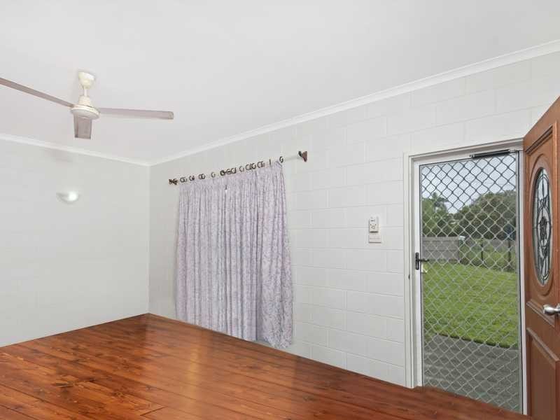 9 Greenfield Close, Mooroobool QLD 4870