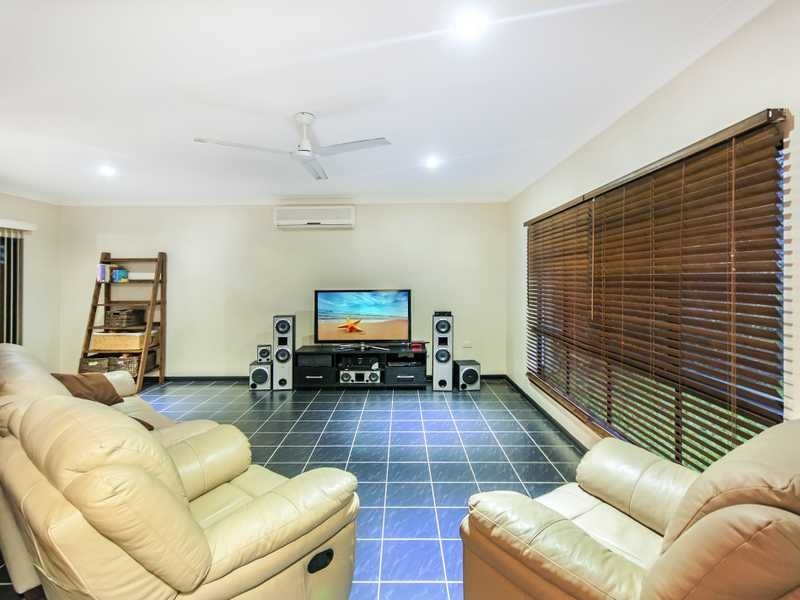 4 Nell Close, Kanimbla QLD 4870
