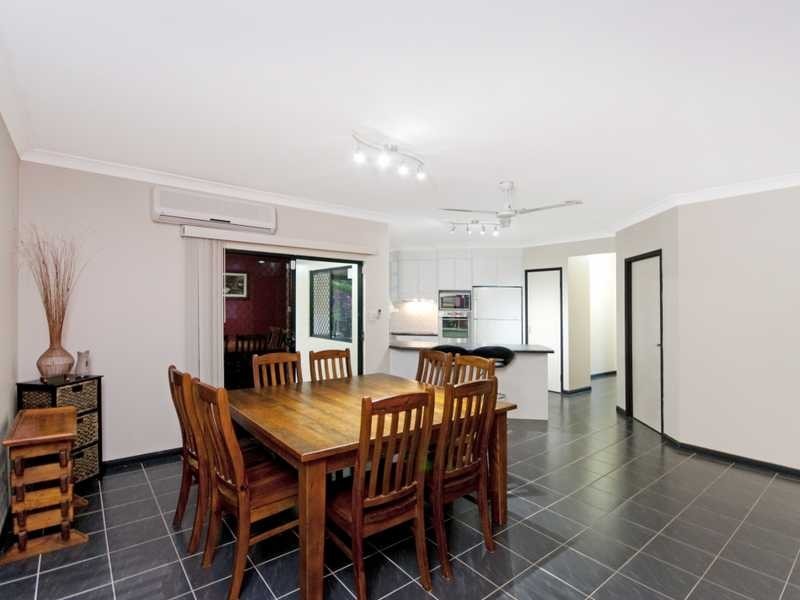 4 Nell Close, Kanimbla QLD 4870