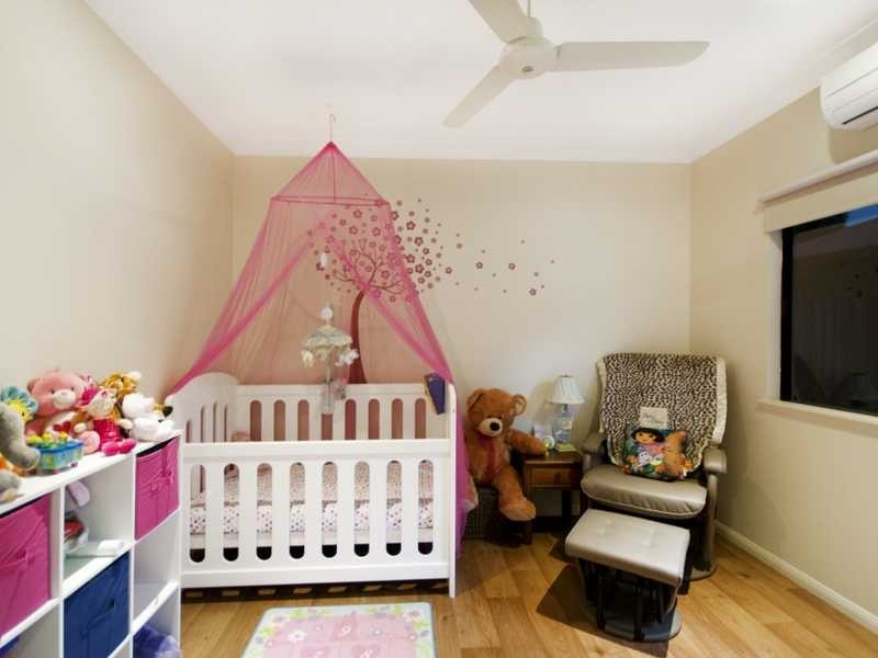 4 Nell Close, Kanimbla QLD 4870