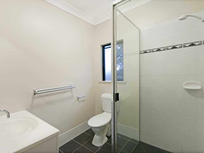 4 Nell Close, Kanimbla QLD 4870