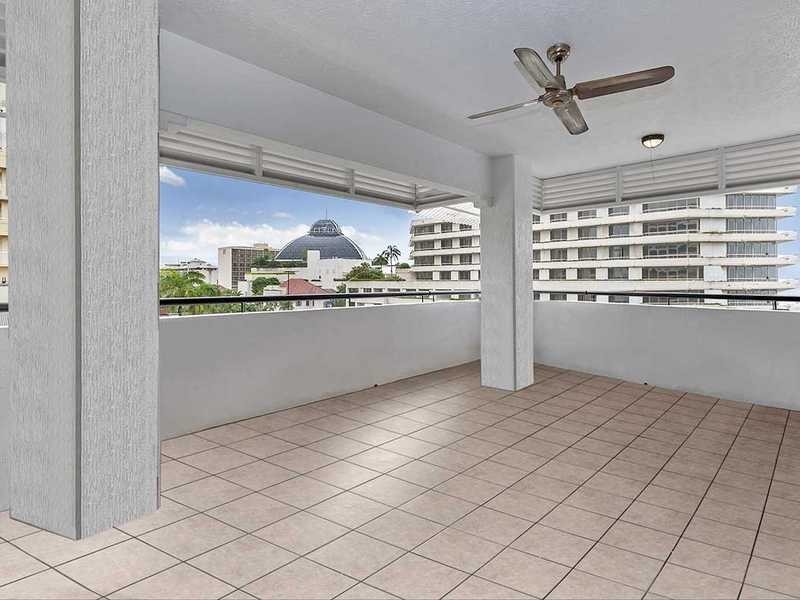 402/3 Abbott Street, Cairns City QLD 4870