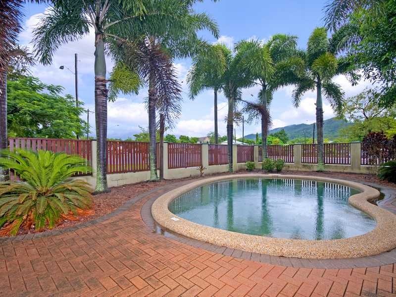 4/378 Mcleod Street, Cairns North QLD 4870