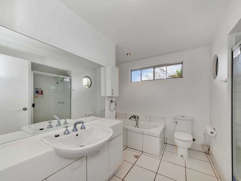 7 Rainbow Crescent, Sunrise Beach QLD 4567
