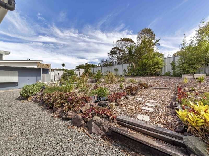 7 Rainbow Crescent, Sunrise Beach QLD 4567