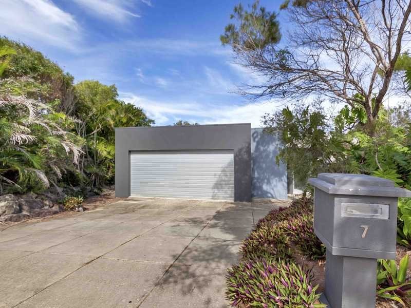 7 Rainbow Crescent, Sunrise Beach QLD 4567
