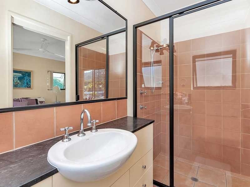 9/111 Collins Avenue, Edge Hill QLD 4870