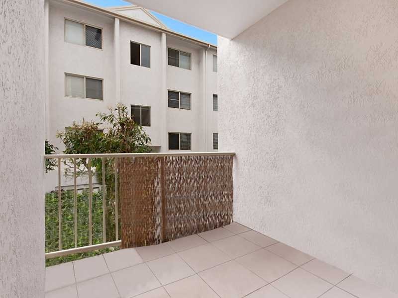 4/210 Grafton Street, Cairns North QLD 4870