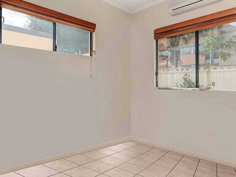 Unit/4/12-24 Toogood Road, Woree QLD 4868