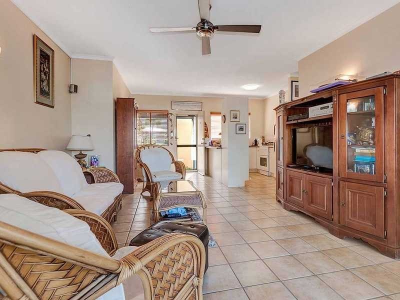 Unit/4/12-24 Toogood Road, Woree QLD 4868