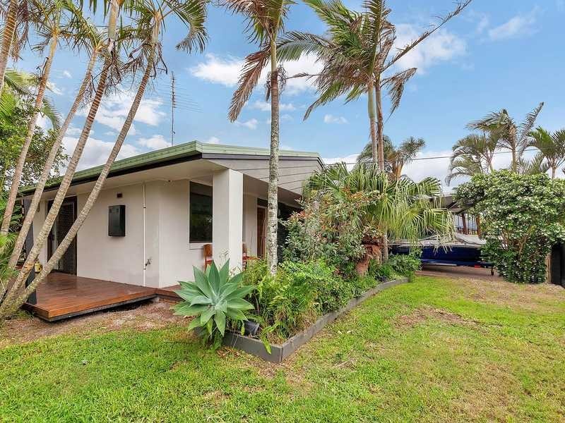 16 Dame Patti Drive, Sunrise Beach QLD 4567