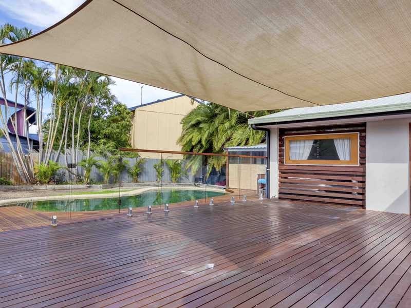 16 Dame Patti Drive, Sunrise Beach QLD 4567