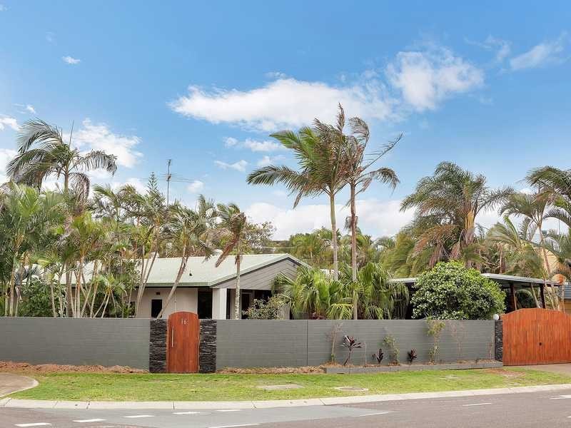 16 Dame Patti Drive, Sunrise Beach QLD 4567