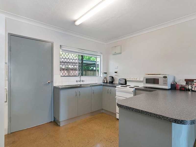 2/112 Digger Street, Cairns North QLD 4870