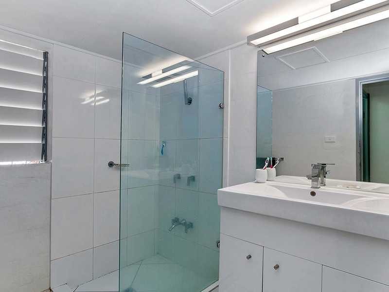 2/112 Digger Street, Cairns North QLD 4870