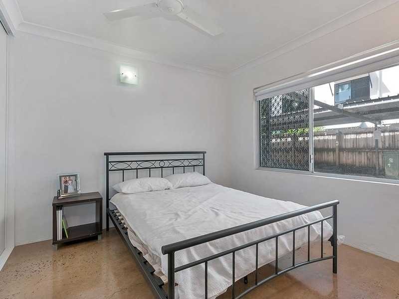 2/112 Digger Street, Cairns North QLD 4870