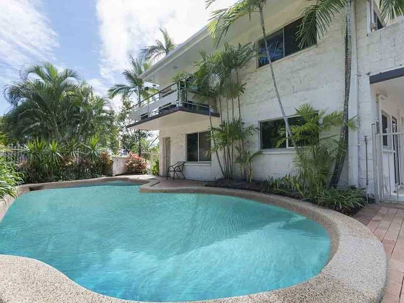 2/112 Digger Street, Cairns North QLD 4870