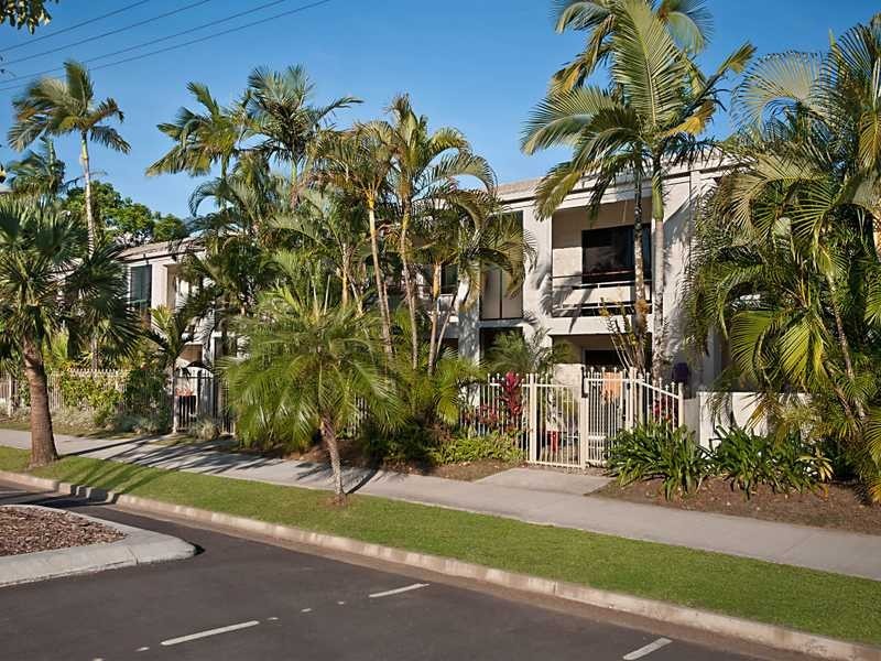 2/112 Digger Street, Cairns North QLD 4870