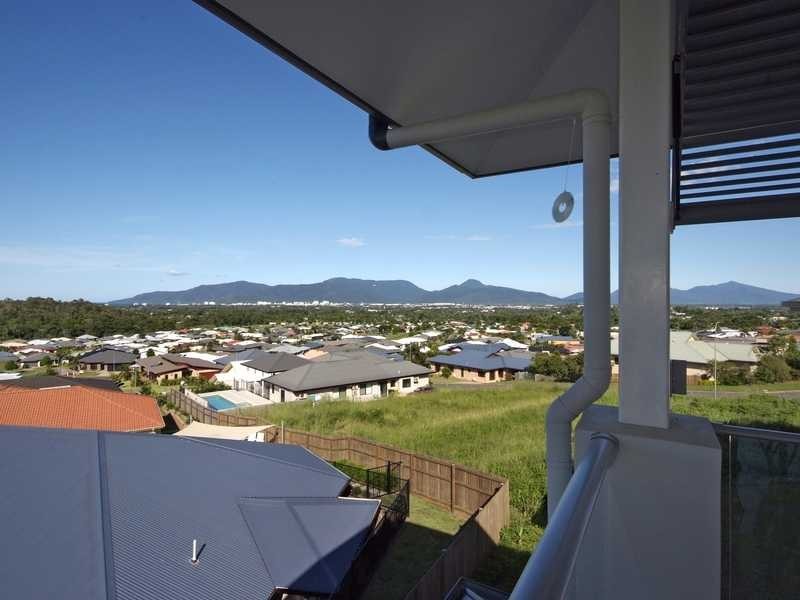 12 Trumpeter Street, Kanimbla QLD 4870