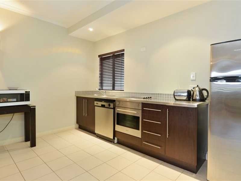 81-85 Cedar Road, Palm Cove QLD 4879