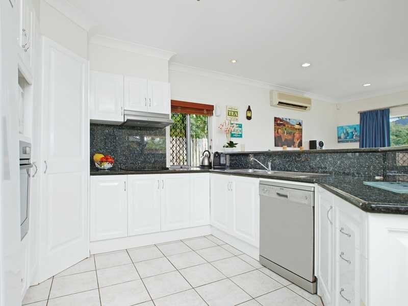 17 Greenock Way, Brinsmead QLD 4870