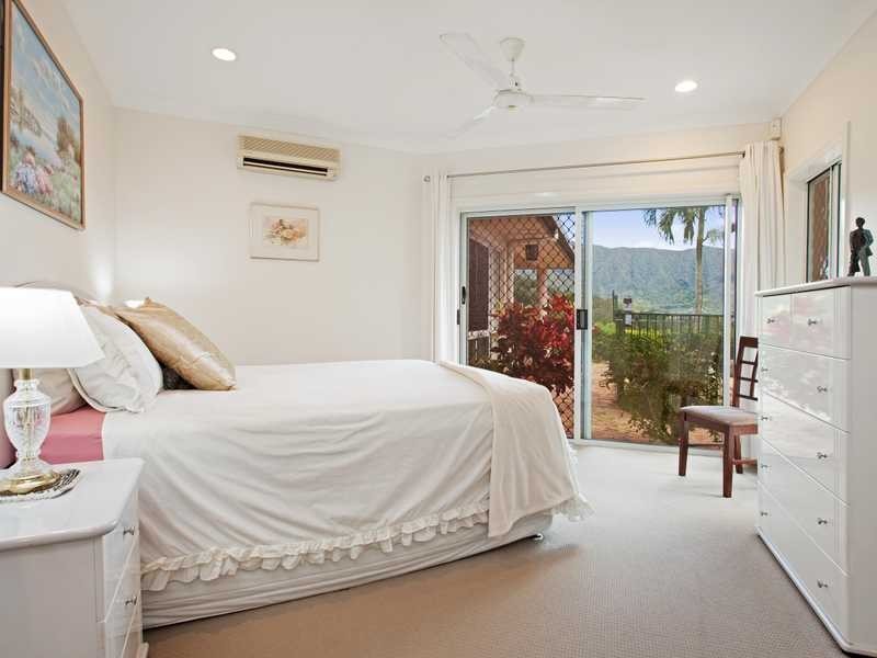 17 Greenock Way, Brinsmead QLD 4870
