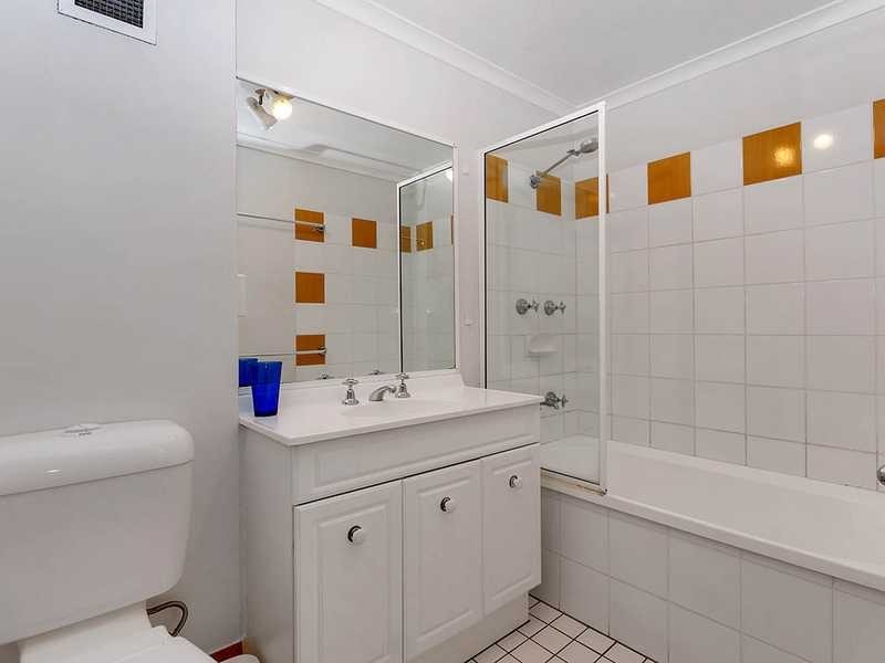 9/129 Oleander Street, Holloways Beach QLD 4878