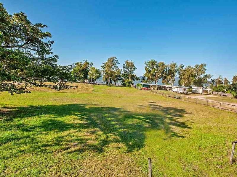 6 Bowen Street, Cardwell QLD 4849