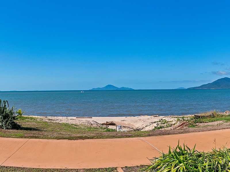 6 Bowen Street, Cardwell QLD 4849