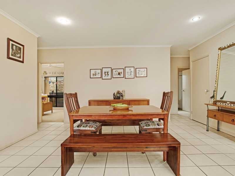 3 Chesterfield Close, Brinsmead QLD 4870