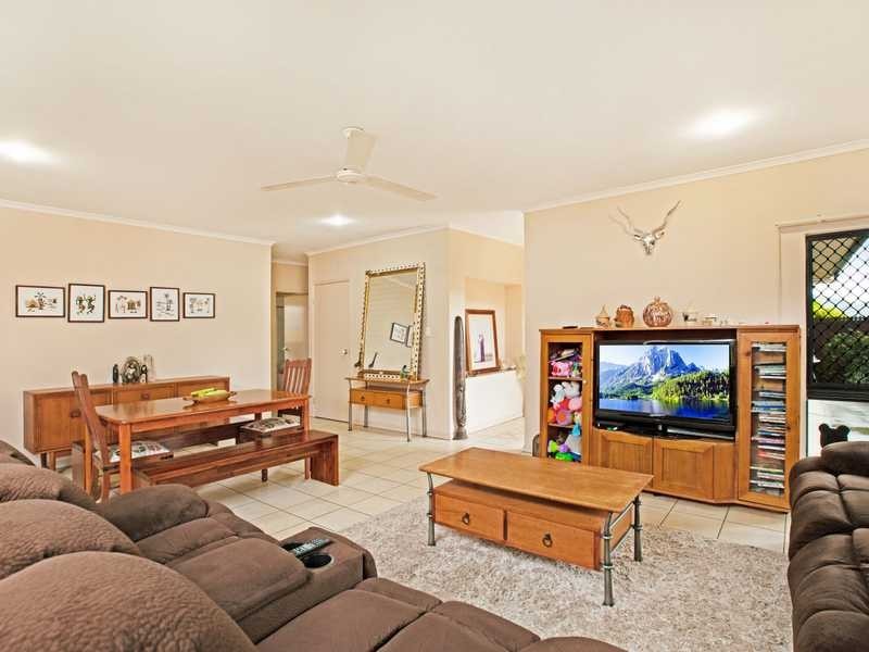 3 Chesterfield Close, Brinsmead QLD 4870