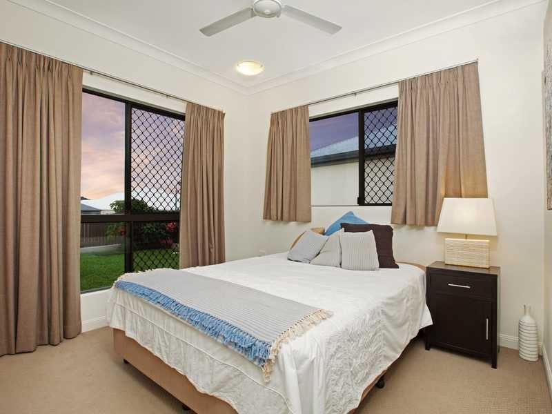 16 Botany Avenue, Redlynch QLD 4870