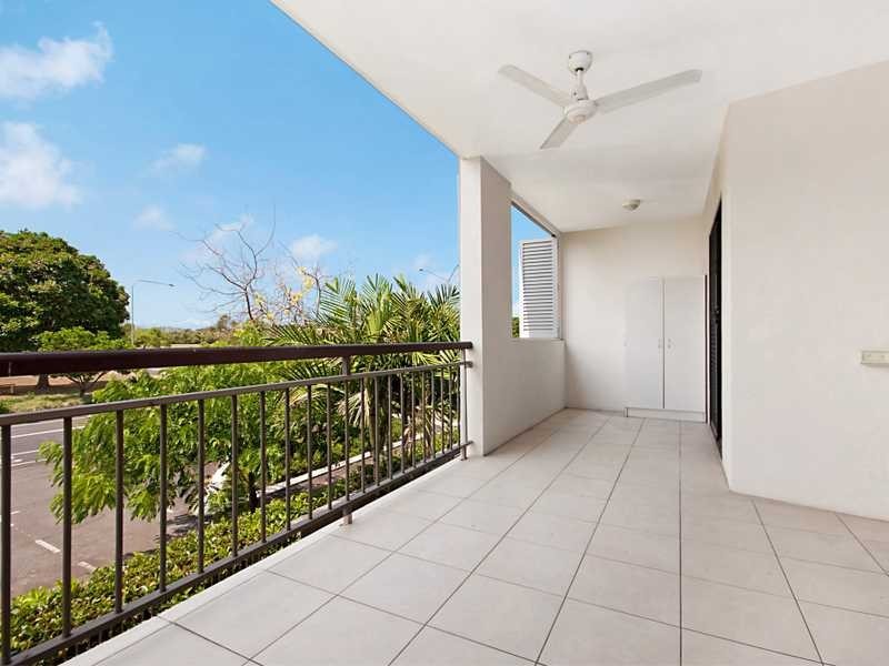 3/351 Lake Street, Cairns North QLD 4870