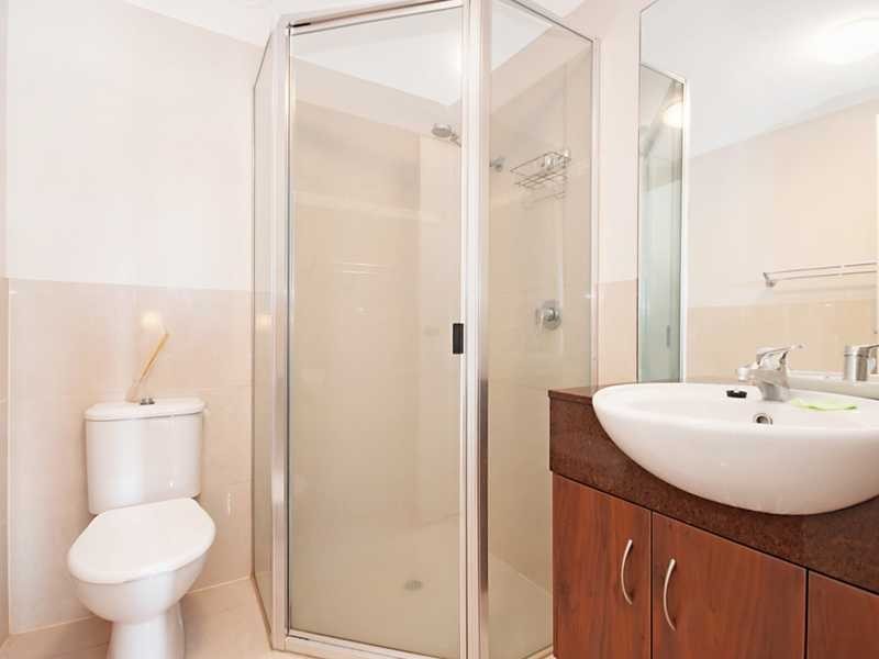 3/351 Lake Street, Cairns North QLD 4870