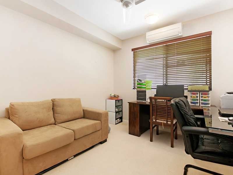 3/351 Lake Street, Cairns North QLD 4870