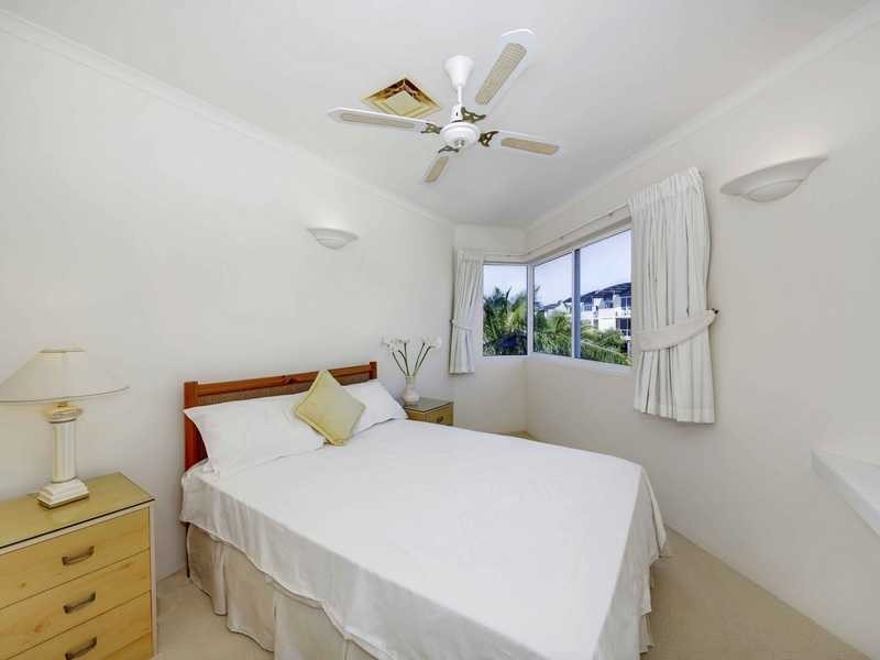 5/2 Selene Street, Sunrise Beach QLD 4567