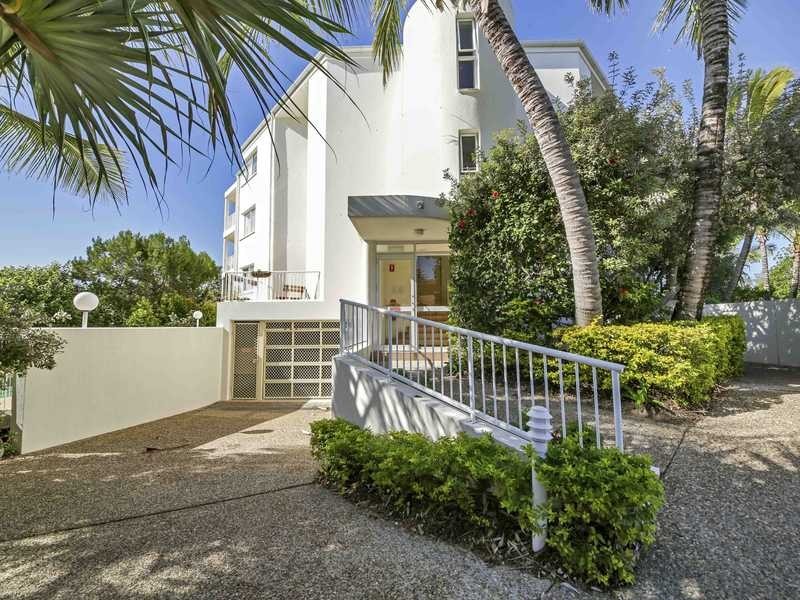 5/2 Selene Street, Sunrise Beach QLD 4567