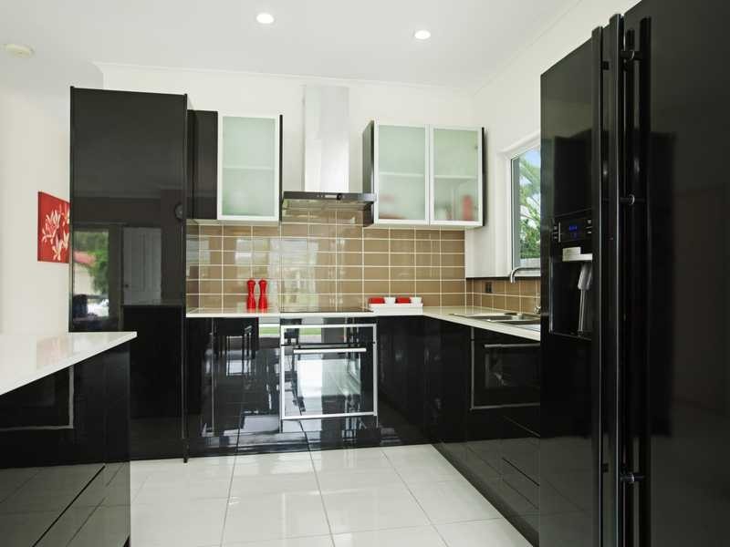 5 Dolphin Close, Kewarra Beach QLD 4879
