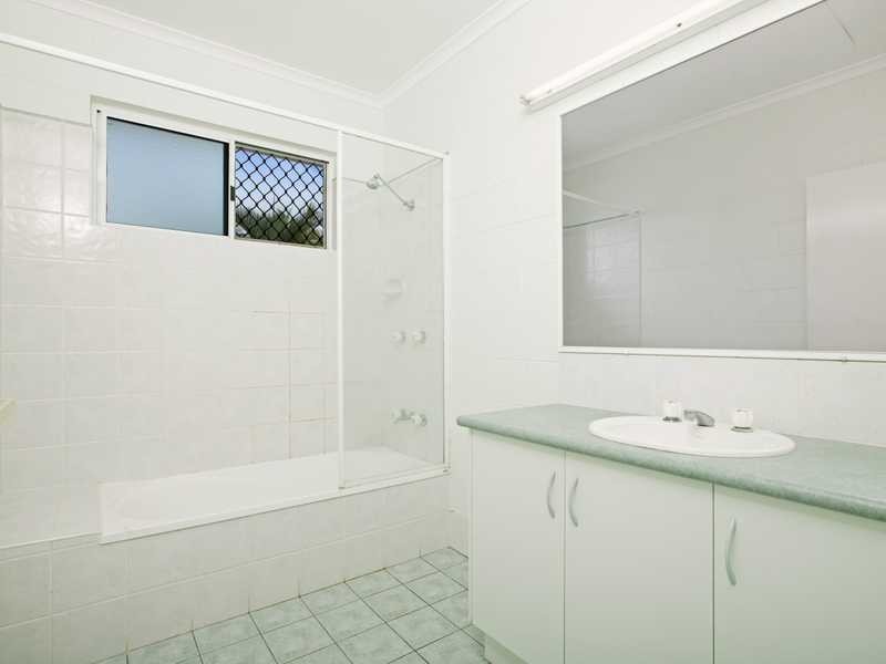 5 Dolphin Close, Kewarra Beach QLD 4879