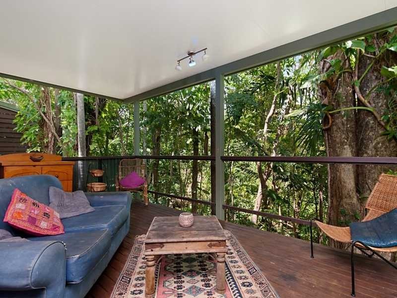 8/23 Heavey Crescent, Whitfield QLD 4870