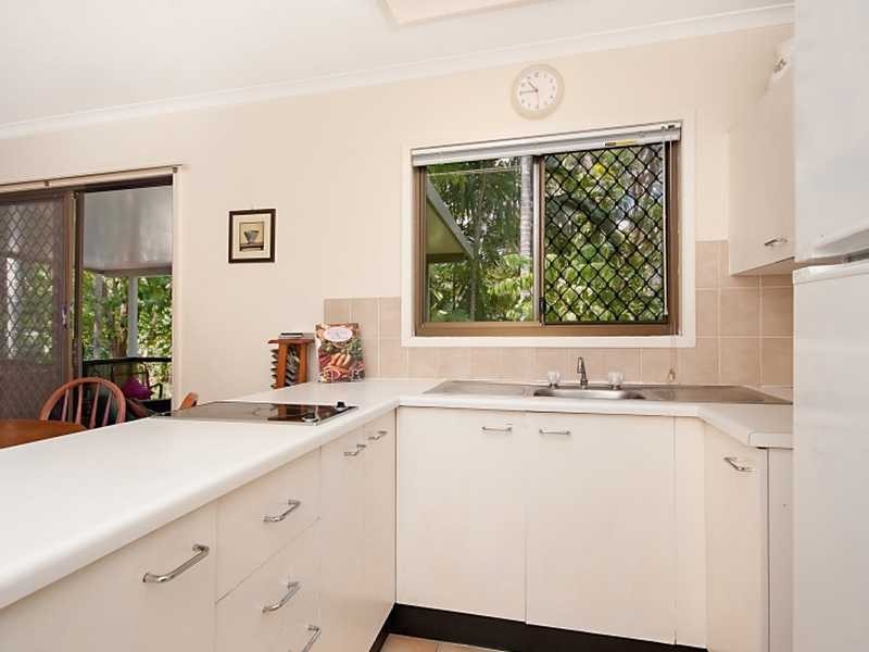 8/23 Heavey Crescent, Whitfield QLD 4870