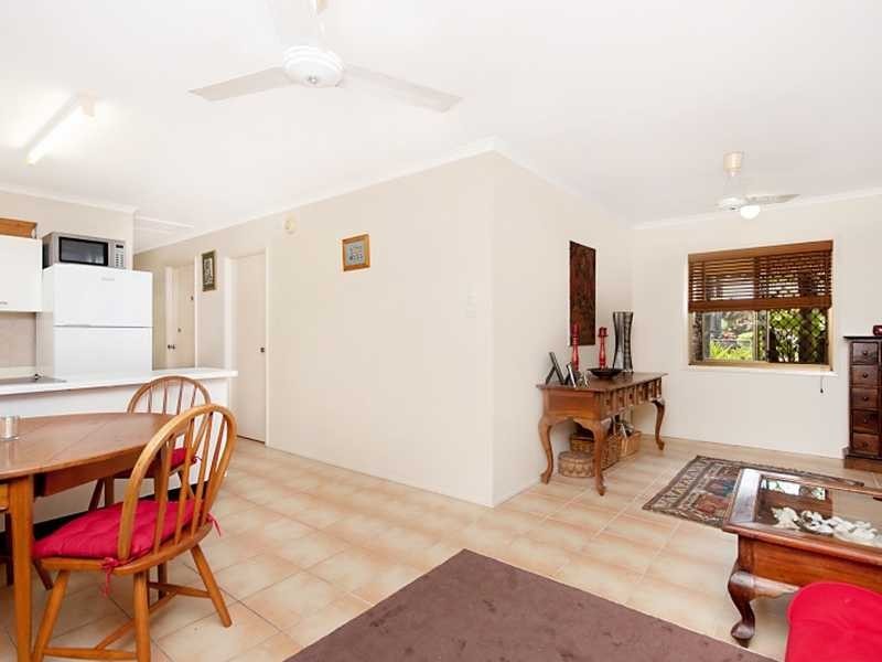 8/23 Heavey Crescent, Whitfield QLD 4870